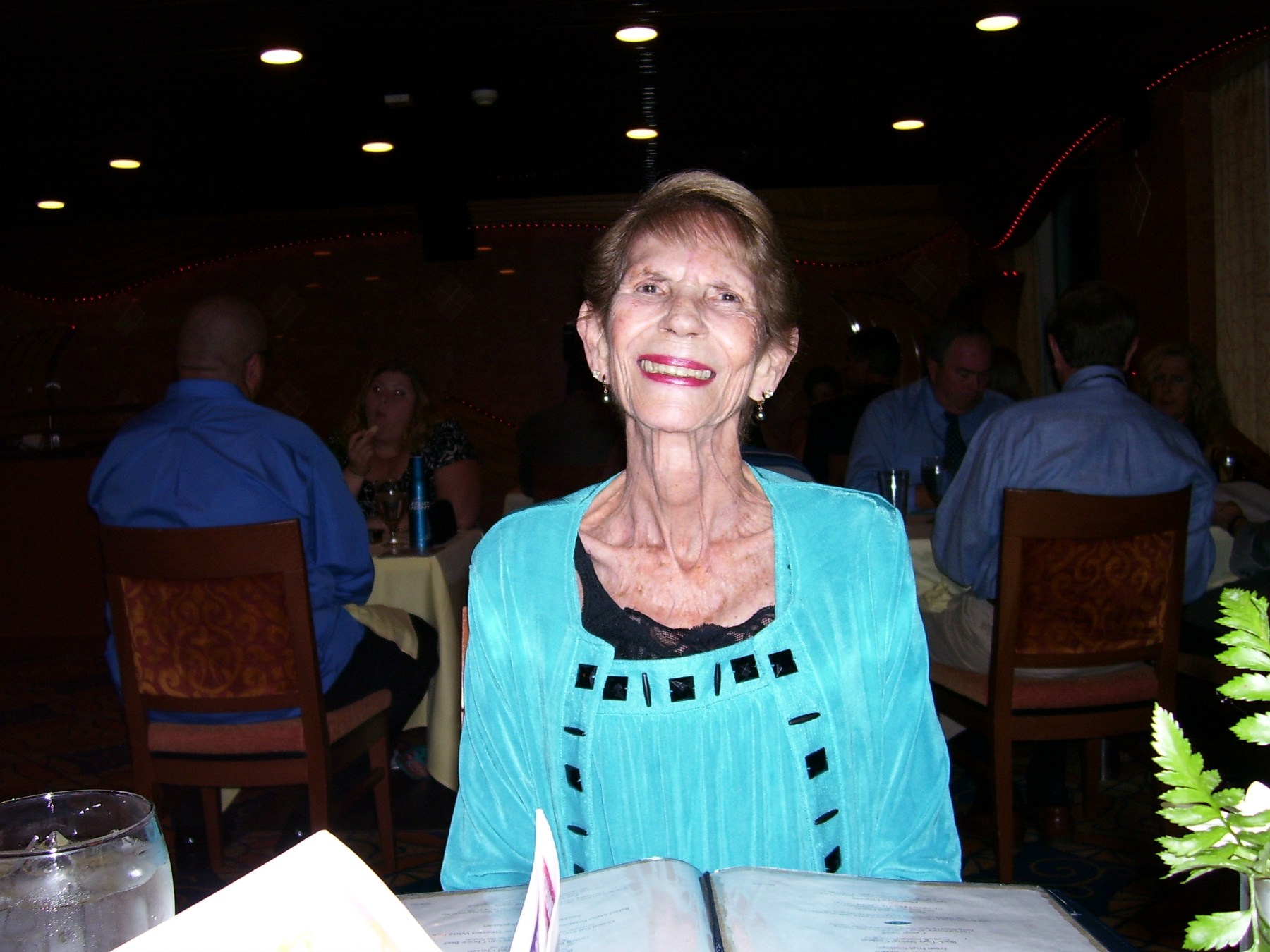 Obituario de Madge Louise Larson