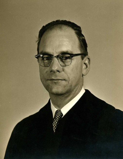 Avis de décès de Dr. W. Earl Strickland