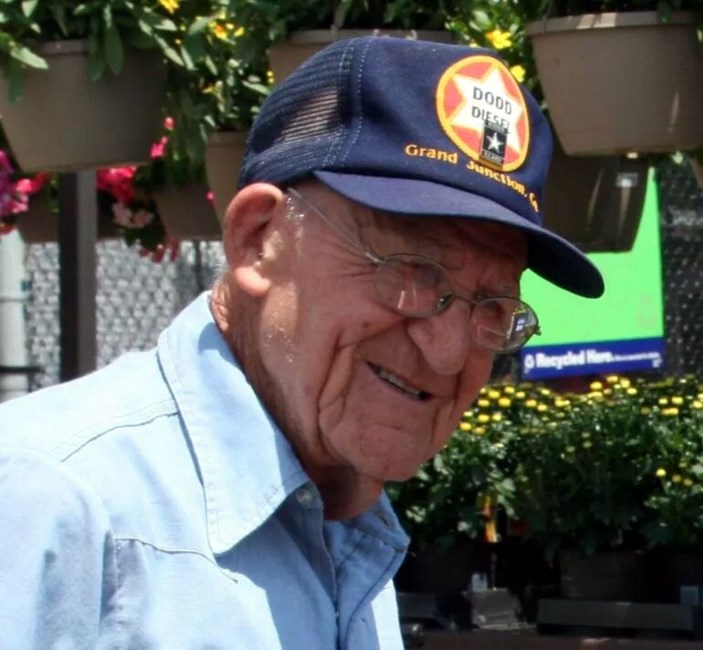 Obituario de Carlton William Edwards