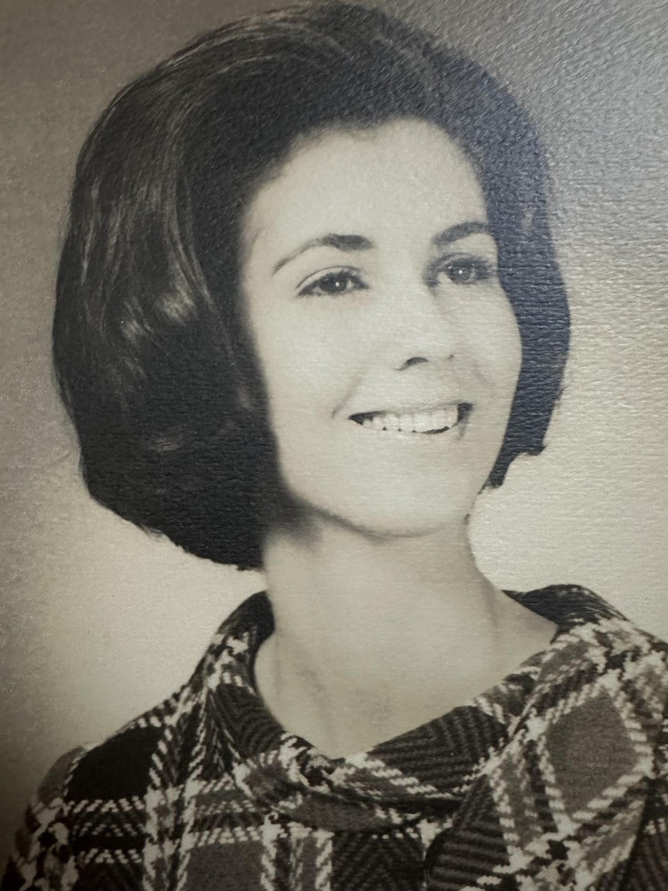 Obituary of Mary Kay Roberts